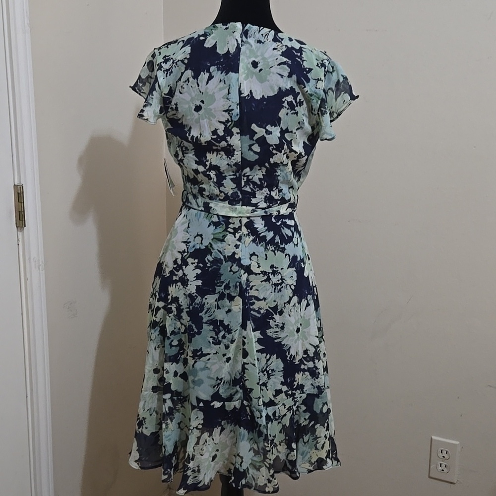 Danny And Nicole Floral Wrap Dress in Blue and Mint Sz 4 NWT $79. - Picture 4 of 5